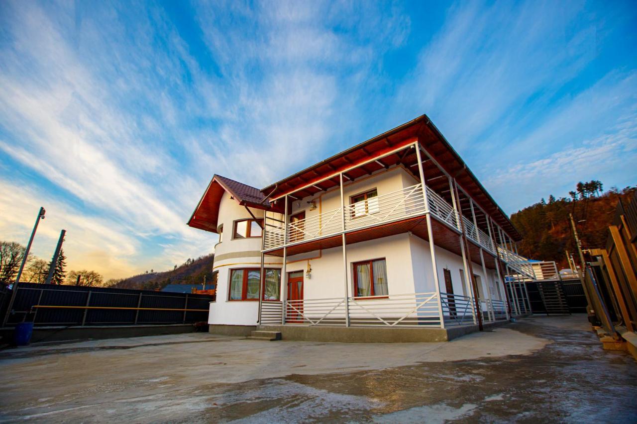 Vaias Aparts Targu Neamt Exterior photo