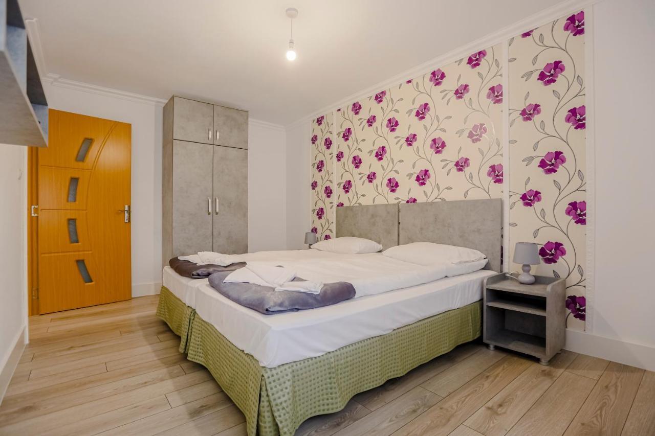 Vaias Aparts Targu Neamt Exterior photo